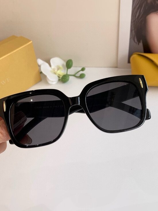 ✅NWT Authentic Loewe Sunglasses main image 9